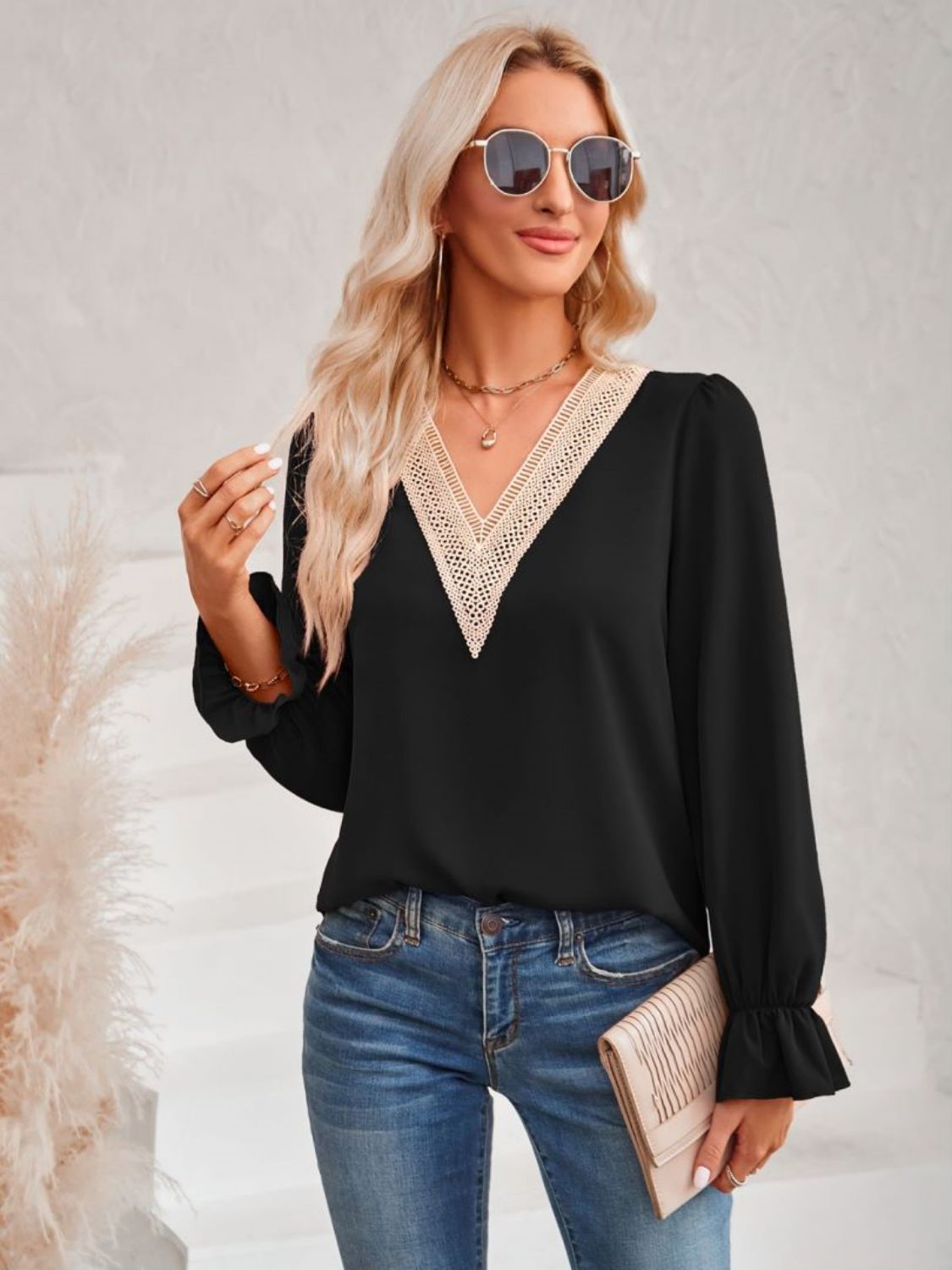 Contrast Trim Flounce Sleeve V-Neck Blouse